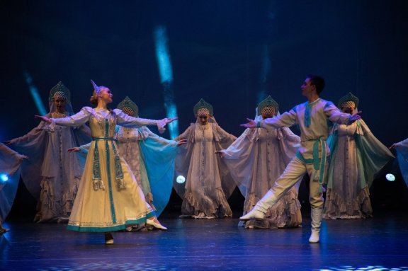 Народный ансамбль уральского танца "Камушка"