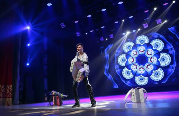 &Dcy;&mcy;&icy;&tcy;&rcy;&icy;&jcy; &Icy;&vcy;&acy;&shchcy;&iecy;&ncy;&kcy;&ocy; &mdash; &ucy;&chcy;&acy;&scy;&tcy;&ncy;&icy;&kcy; &pcy;&iecy;&rcy;&iecy;&dcy;&acy;&chcy;&icy; &laquo;&Pcy;&rcy;&icy;&vcy;&iecy;&tcy;&comma; &Acy;&ncy;&dcy;&rcy;&iecy;&jcy;&excl;&raquo;