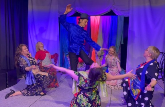 Белая Овца". Спектакль "Сказки женщин"