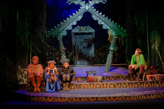 Как Баба-Яга сына женила