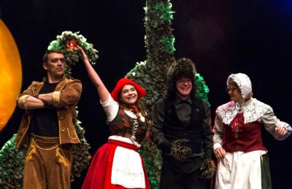 &Kcy;&rcy;&acy;&scy;&ncy;&acy;&yacy; &SHcy;&acy;&pcy;&ocy;&chcy;&kcy;&acy; & &Scy;&iecy;&rcy;&ycy;&jcy; &Vcy;&ocy;&lcy;&kcy; &Lcy;&ycy;&scy;&softcy;&vcy;&iecy;&ncy;&scy;&kcy;&icy;&jcy; &tcy;&iecy;&acy;&tcy;&rcy; &dcy;&rcy;&acy;&mcy;&ycy; &icy;&mcy;&iecy;&ncy;&icy; &Acy;&period;&Acy;&period; &Scy;&acy;&vcy;&icy;&ncy;&acy;