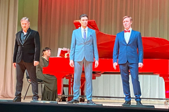 &Ecy;&ncy;&tcy;&ucy;&zcy;&icy;&acy;&scy;&tcy;&ycy; &kcy;&ucy;&lcy;&softcy;&tcy;&ucy;&rcy;&ycy; &ndash; &scy;&ocy;&lcy;&icy;&scy;&tcy;&ycy; &ndash; &ocy;&pcy;&iecy;&rcy;&ncy;&ycy;&iecy; &pcy;&iecy;&vcy;&tscy;&ycy;&colon; "&Ocy; &zhcy;&iecy;&ncy;&shchcy;&icy;&ncy;&acy;&khcy; &icy; &ocy; &lcy;&yucy;&bcy;&vcy;&icy;"