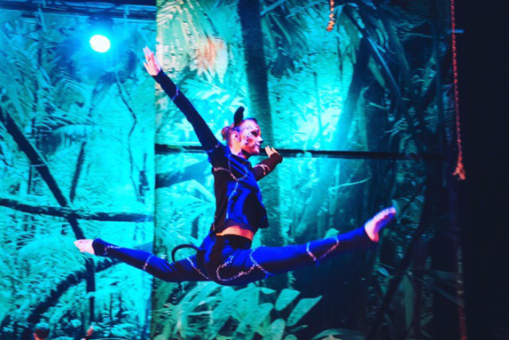 &KHcy;&ocy;&rcy;&iecy;&ocy;&gcy;&rcy;&acy;&fcy;&icy;&chcy;&iecy;&scy;&kcy;&acy;&yacy; &dcy;&iecy;&tcy;&scy;&kcy;&acy;&yacy; &shcy;&kcy;&ocy;&lcy;&acy; "&Rcy;&iecy;&vcy;&iecy;&rcy;&acy;&ncy;&scy;"&period; &Ocy;&tcy;&chcy;&iecy;&tcy;&ncy;&ycy;&jcy; &kcy;&ocy;&ncy;&tscy;&iecy;&rcy;&tcy; "&Dcy;&icy;&tcy;&yacy; &dcy;&zhcy;&ucy;&ncy;&gcy;&lcy;&iecy;&jcy;"