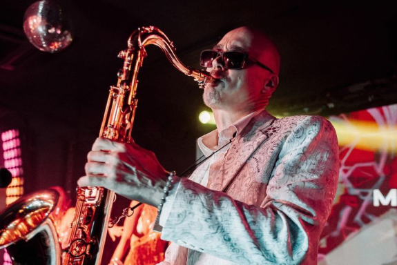 &Scy;&acy;&kcy;&scy;&ocy;&fcy;&ocy;&ncy;&icy;&scy;&tcy; SyntheticSax&period; &Mcy;&icy;&rcy;&ocy;&vcy;&ycy;&iecy; &khcy;&icy;&tcy;&ycy; &ocy;&tcy; Ameno &dcy;&ocy; Lambada