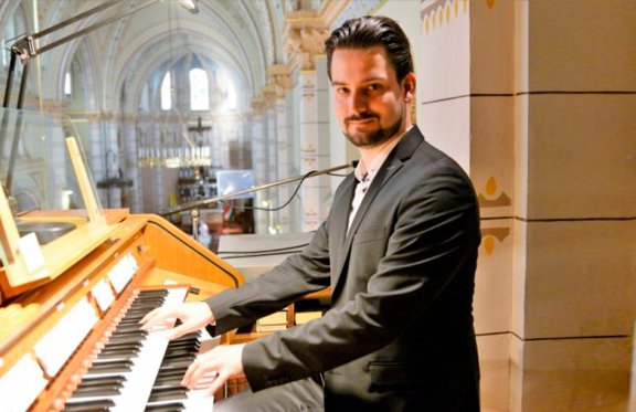 &Ocy;&rcy;&gcy;&acy;&ncy; &icy; &scy;&kcy;&rcy;&icy;&pcy;&kcy;&acy;&colon; &icy;&zcy; &Vcy;&iecy;&ncy;&gcy;&rcy;&icy;&icy; &vcy; &Rcy;&ocy;&scy;&scy;&icy;&yucy;