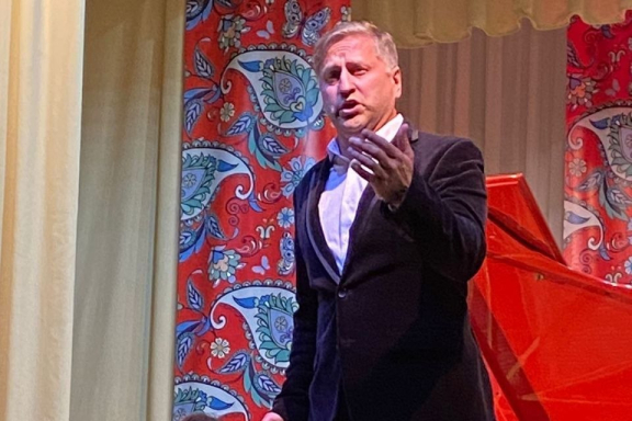 &Ecy;&ncy;&tcy;&ucy;&zcy;&icy;&acy;&scy;&tcy;&ycy; &kcy;&ucy;&lcy;&softcy;&tcy;&ucy;&rcy;&ycy; &ndash; &scy;&ocy;&lcy;&icy;&scy;&tcy;&ycy; &ndash; &ocy;&pcy;&iecy;&rcy;&ncy;&ycy;&iecy; &pcy;&iecy;&vcy;&tscy;&ycy;&colon; "&Dcy;&acy;&vcy;&acy;&jcy; &pcy;&ocy;&zhcy;&mcy;&iecy;&mcy; &dcy;&rcy;&ucy;&gcy; &dcy;&rcy;&ucy;&gcy;&ucy; &rcy;&ucy;&kcy;&icy;"