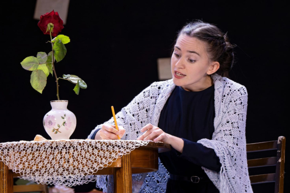 &Mcy;&ocy;&lcy;&ocy;&dcy;&iocy;&zhcy;&ncy;&ycy;&jcy; &tcy;&iecy;&acy;&tcy;&rcy; "&Tcy;&iecy;&Mcy;&acy;"&period; &Scy;&pcy;&iecy;&kcy;&tcy;&acy;&kcy;&lcy;&softcy; "&Pcy;&rcy;&ocy;&scy;&tcy;&icy;&tcy;&softcy; &scy;&iecy;&bcy;&yacy;"