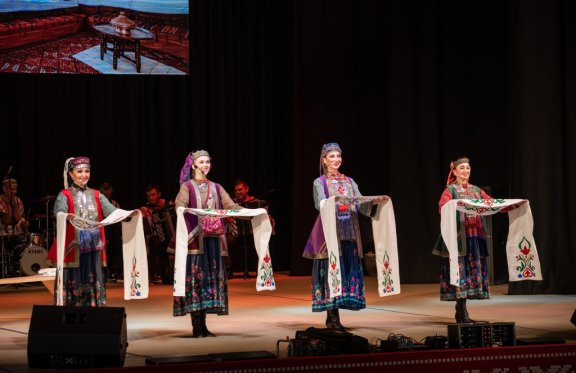 &Kcy;&ocy;&ncy;&tscy;&iecy;&rcy;&tcy; &acy;&ncy;&scy;&acy;&mcy;&bcy;&lcy;&yacy; &ncy;&acy;&rcy;&ocy;&dcy;&ncy;&ocy;&jcy; &mcy;&ucy;&zcy;&ycy;&kcy;&icy; &icy; &tcy;&acy;&ncy;&tscy;&acy; &laquo;&YAcy;&rcy;&mcy;&acy;&rcy;&kcy;&acy;&raquo; "&ZHcy;&icy;&vcy;&icy;&comma; &Rcy;&ocy;&scy;&scy;&icy;&yacy;&excl;"