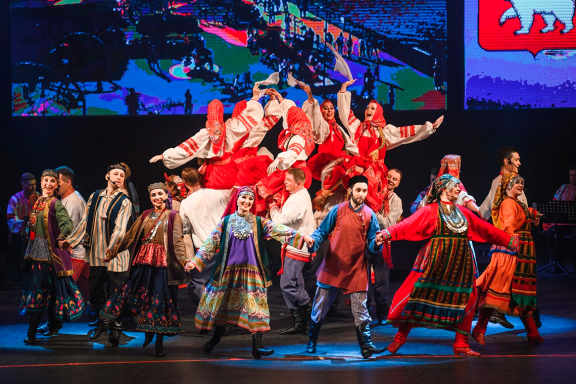 Большой юбилейный концерт муниципального ансамбля народной музыки и танца "Ярмарка"