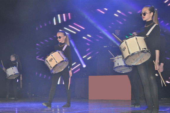 &Ocy;&tcy;&chcy;&iocy;&tcy;&ncy;&ycy;&jcy; &kcy;&ocy;&ncy;&tscy;&iecy;&rcy;&tcy; &kcy;&ocy;&lcy;&lcy;&iecy;&kcy;&tcy;&icy;&vcy;&ocy;&vcy; &ocy;&rcy;&kcy;&iecy;&scy;&tcy;&rcy;&acy; &bcy;&acy;&rcy;&acy;&bcy;&acy;&ncy;&shchcy;&icy;&tscy; &laquo;&Vcy;&icy;&kcy;&tcy;&ocy;&rcy;&icy;&yacy;&raquo; &icy; &tscy;&iecy;&ncy;&tcy;&rcy;&acy; &tcy;&acy;&ncy;&tscy;&acy; &laquo;&Icy;&mcy;&pcy;&ucy;&lcy;&softcy;&scy;&raquo;