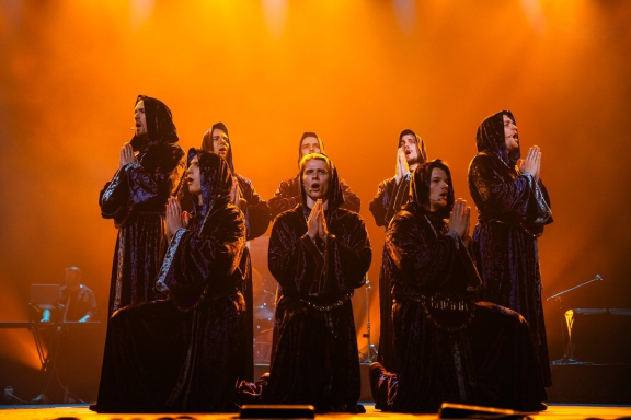 Легендарные хиты ENIGMA, GREGORIAN, SANDRA в шоу MIRROR OF ENIGMA