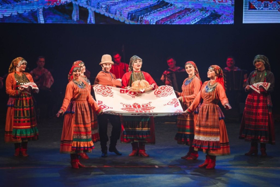 &Bcy;&ocy;&lcy;&softcy;&shcy;&icy;&iecy; &gcy;&acy;&scy;&tcy;&rcy;&ocy;&lcy;&icy;&colon; &Mcy;&ucy;&zcy;&ycy;&kcy;&acy;&lcy;&softcy;&ncy;&ocy;-&khcy;&ocy;&rcy;&iecy;&ocy;&gcy;&rcy;&acy;&fcy;&icy;&chcy;&iecy;&scy;&kcy;&icy;&jcy; &scy;&pcy;&iecy;&kcy;&tcy;&acy;&kcy;&lcy;&softcy; "&Ncy;&acy;&rcy;&ocy;&dcy;&ncy;&ycy;&jcy; &scy;&kcy;&acy;&zcy; &ocy; &Pcy;&iecy;&rcy;&mcy;&icy; &Vcy;&iecy;&lcy;&icy;&kcy;&ocy;&jcy;"