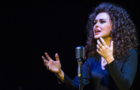 &Acy;&Lcy;&IOcy;&Ncy;&Acy; &Bcy;&Icy;&Kcy;&Kcy;&Ucy;&Lcy;&Ocy;&Vcy;&Acy; &mcy;&ocy;&ncy;&ocy;&scy;&pcy;&iecy;&kcy;&tcy;&acy;&kcy;&lcy;&softcy;-&kcy;&ocy;&ncy;&tscy;&iecy;&rcy;&tcy; "&Ecy;&dcy;&icy;&tcy; &Pcy;&icy;&acy;&fcy; "La Vie en Rose"