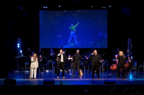 &Scy;&icy;&mcy;&fcy;&ocy;&ncy;&icy;&chcy;&iecy;&scy;&kcy;&icy;&iecy; &rcy;&ocy;&kcy;-&khcy;&icy;&tcy;&ycy; BEATLES&comma; ABBA&comma; QUEEN