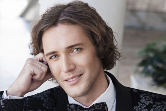 Эти глаза напротив