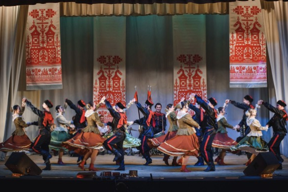 Большой юбилейный концерт муниципального ансамбля народной музыки и танца "Ярмарка"