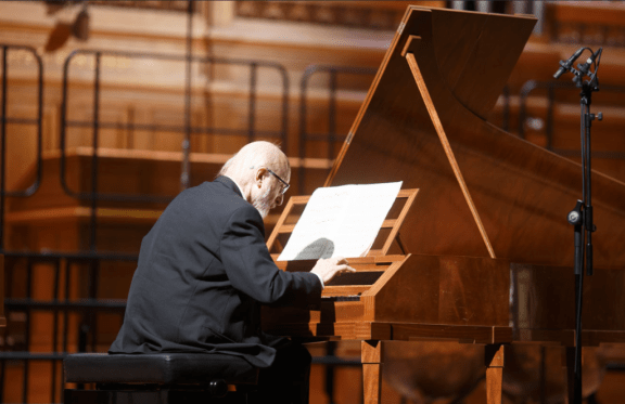 &Acy;&lcy;&iecy;&kcy;&scy;&iecy;&jcy; &Lcy;&yucy;&bcy;&icy;&mcy;&ocy;&vcy; &lpar;&fcy;&ocy;&rcy;&tcy;&iecy;&pcy;&icy;&acy;&ncy;&ocy;&rpar;