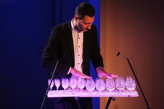 Поющие бокалы: От Баха до Чайковского