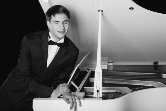 &Acy;&lcy;&iecy;&kcy;&scy;&iecy;&jcy; &Gcy;&ocy;&rcy;&icy;&bcy;&ocy;&lcy;&softcy; &icy; &Ocy;&lcy;&iecy;&gcy; &Kcy;&rcy;&icy;&kcy;&ucy;&ncy;&period; &Pcy;&rcy;&ocy;&gcy;&rcy;&acy;&mcy;&mcy;&acy; "PRO&zcy;&rcy;&iecy;&ncy;&icy;&iecy;"