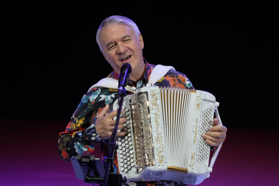 Валерий Семин с программой "Привет, Новый год"