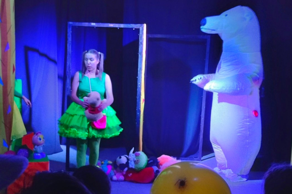 Молодёжный театр "ТеМа". Спектакль "Цветик - семицветик"