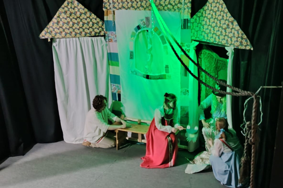 &Mcy;&ocy;&lcy;&ocy;&dcy;&iocy;&zhcy;&ncy;&ycy;&jcy; &tcy;&iecy;&acy;&tcy;&rcy; "&Tcy;&iecy;&Mcy;&acy;"&period; &Mcy;&ucy;&zcy;&ycy;&kcy;&acy;&lcy;&softcy;&ncy;&acy;&yacy; &scy;&kcy;&acy;&zcy;&kcy;&acy; "&Lcy;&iecy;&tcy;&ucy;&chcy;&icy;&jcy; &kcy;&ocy;&rcy;&acy;&bcy;&lcy;&softcy;"