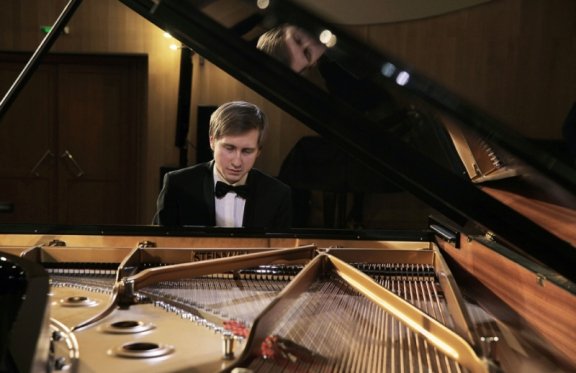 Дмитрий Маслеев, фортепиано (Москва)