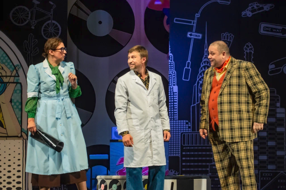 Неслужебный роман (Притворись моей женой)