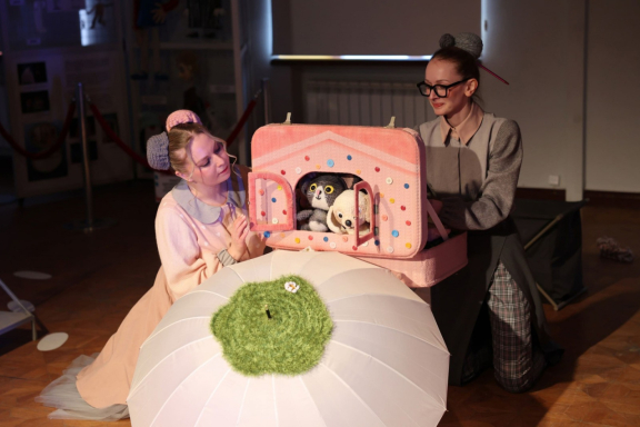 Любопытный щенок