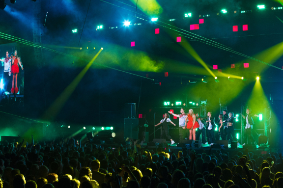 &Scy;&ucy;&pcy;&iecy;&rcy;&fcy;&iecy;&scy;&tcy;&icy;&vcy;&acy;&lcy;&softcy; &laquo;&Dcy;&icy;&scy;&kcy;&ocy;Fest 90-&khcy;&raquo;