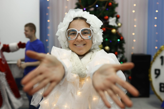 Молодёжный театр "ТеМа". Новогодняя программа "Пушистый новый год"