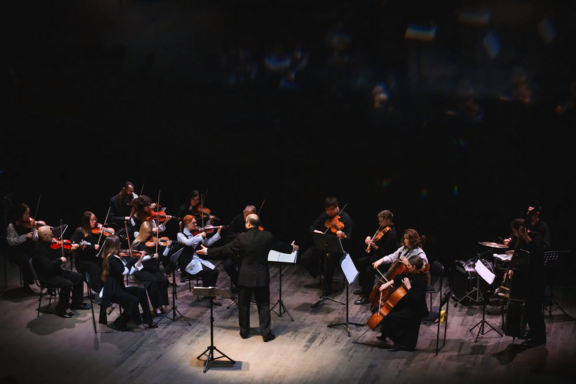 &Kcy;&acy;&mcy;&iecy;&rcy;&ncy;&ycy;&jcy; &ocy;&rcy;&kcy;&iecy;&scy;&tcy;&rcy; &laquo;&Ocy;&rcy;&fcy;&iecy;&jcy;&raquo;&colon; Concerto&period; Mozart &lpar;&Kcy;&ocy;&ncy;&chcy;&iecy;&rcy;&tcy;&ocy;&period; &Mcy;&ocy;&tscy;&acy;&rcy;&tcy;&rpar;&period; &Vcy;&iecy;&chcy;&iecy;&rcy; &chcy;&iecy;&tcy;&vcy;&iecy;&rcy;&tcy;&ycy;&jcy;