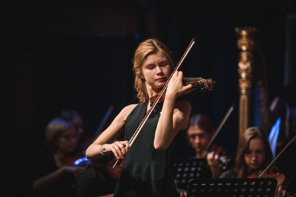 &Kcy;&acy;&mcy;&iecy;&rcy;&ncy;&ycy;&jcy; &ocy;&rcy;&kcy;&iecy;&scy;&tcy;&rcy; &laquo;&Ocy;&rcy;&fcy;&iecy;&jcy;&raquo;&colon; Concerto&period; Mozart &lpar;&Kcy;&ocy;&ncy;&chcy;&iecy;&rcy;&tcy;&ocy;&period; &Mcy;&ocy;&tscy;&acy;&rcy;&tcy;&rpar;&period; &Vcy;&iecy;&chcy;&iecy;&rcy; &chcy;&iecy;&tcy;&vcy;&iecy;&rcy;&tcy;&ycy;&jcy;