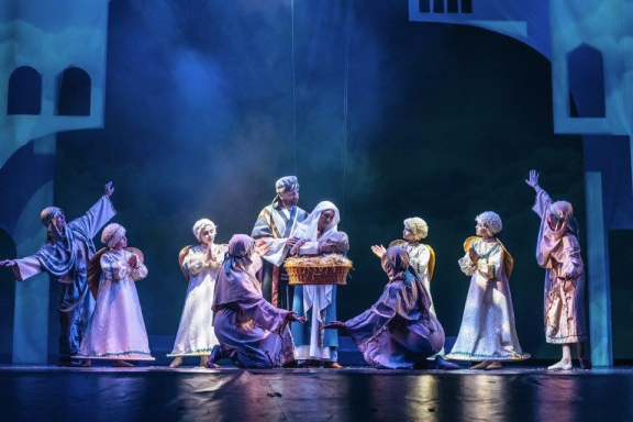 Театрализованное представление «Рождество приходит в дом»