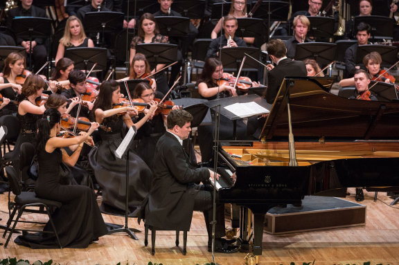 XVI &Mcy;&iecy;&zhcy;&dcy;&ucy;&ncy;&acy;&rcy;&ocy;&dcy;&ncy;&ycy;&jcy; &fcy;&iecy;&scy;&tcy;&icy;&vcy;&acy;&lcy;&softcy; &Dcy;&iecy;&ncy;&icy;&scy;&acy; &Mcy;&acy;&tscy;&ucy;&iecy;&vcy;&acy;&period; &Dcy;&iecy;&ncy;&softcy; &tcy;&rcy;&iecy;&tcy;&icy;&jcy;