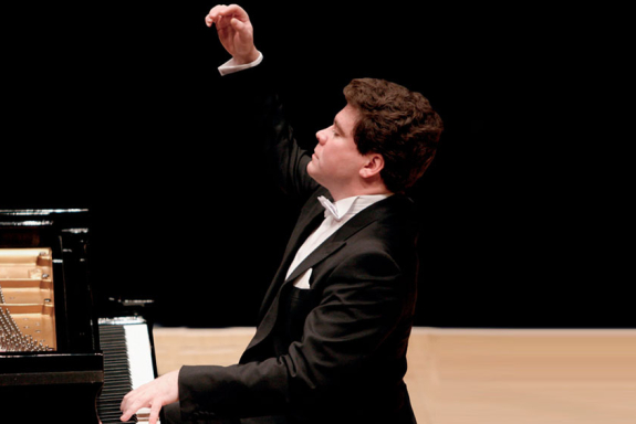 &Ocy;&tcy;&kcy;&rcy;&ycy;&tcy;&icy;&iecy; XVI &fcy;&iecy;&scy;&tcy;&icy;&vcy;&acy;&lcy;&yacy; &Dcy;&iecy;&ncy;&icy;&scy;&acy; &Mcy;&acy;&tscy;&ucy;&iecy;&vcy;&acy;