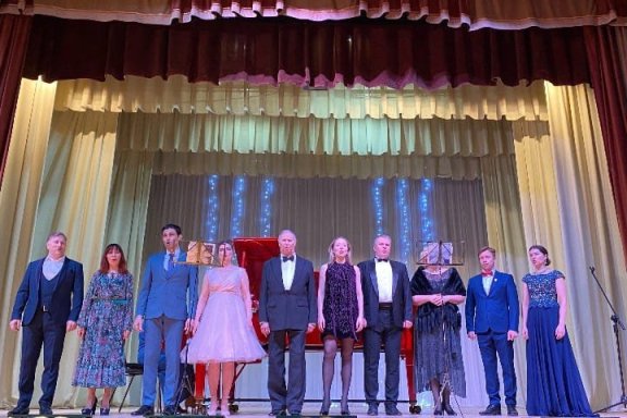 &Pcy;&rcy;&iecy;&mcy;&softcy;&iecy;&rcy;&acy;&period; &Mcy;&ucy;&zcy;&ycy;&kcy;&acy;&lcy;&softcy;&ncy;&ycy;&jcy; &tcy;&iecy;&acy;&tcy;&rcy; "&Bcy;&iecy;&ncy;&iecy;&fcy;&icy;&scy;" "&Acy;&khcy;&comma; &kcy;&acy;&kcy;&acy;&yacy; &zhcy;&iecy;&ncy;&shchcy;&icy;&ncy;&acy;&excl;"