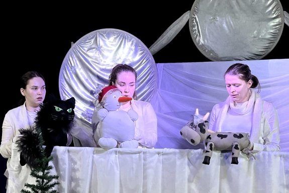 &Mcy;&ocy;&lcy;&ocy;&dcy;&iocy;&zhcy;&ncy;&ycy;&jcy; &tcy;&iecy;&acy;&tcy;&rcy; "&Tcy;&iecy;&Mcy;&acy;"&period; &Kcy;&ucy;&kcy;&ocy;&lcy;&softcy;&ncy;&ycy;&jcy; &scy;&pcy;&iecy;&kcy;&tcy;&acy;&kcy;&lcy;&softcy; "&Zcy;&icy;&mcy;&ncy;&yacy;&yacy; &scy;&kcy;&acy;&zcy;&kcy;&acy;"