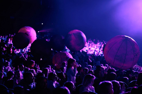 ЁЛКА ТЕЛЕКАНАЛА МУЛЬТ. ЖИВЫЕ КРАСКИ