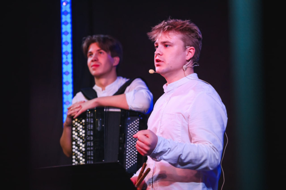 &Ocy;&lcy;&iecy;&gcy; &Kcy;&ocy;&scy;&tcy;&ycy;&rcy;&yacy; &icy; &acy;&rcy;&tcy;&icy;&scy;&tcy;&ycy; &laquo;&Pcy;&iecy;&rcy;&mcy;&softcy;&Kcy;&ocy;&ncy;&tscy;&iecy;&rcy;&tcy;&raquo;&colon; &laquo;&Vcy;&scy;&iocy;&comma; &chcy;&tcy;&ocy; &bcy;&ycy;&lcy;&ocy;&raquo;