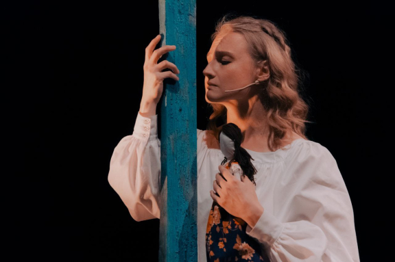 &Pcy;&ocy;&ecy;&tcy;&icy;&chcy;&iecy;&scy;&kcy;&icy;&jcy; &mcy;&ocy;&ncy;&ocy;&scy;&pcy;&iecy;&kcy;&tcy;&acy;&kcy;&lcy;&softcy; "&Icy; &iecy;&shchcy;&iocy; &ocy;&dcy;&icy;&ncy; &dcy;&iecy;&ncy;&softcy;&period;&period;&period;"