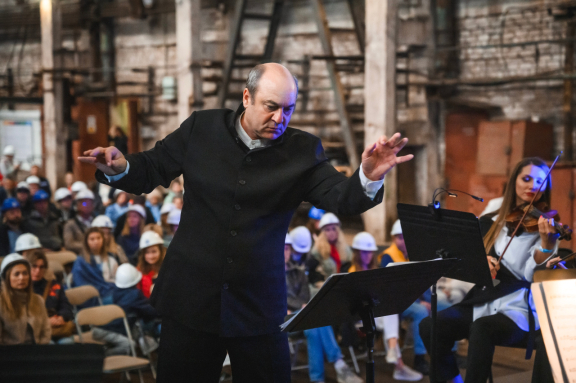 &Kcy;&acy;&mcy;&iecy;&rcy;&ncy;&ycy;&jcy; &ocy;&rcy;&kcy;&iecy;&scy;&tcy;&rcy; "&Ocy;&rcy;&fcy;&iecy;&jcy;" &scy; &pcy;&rcy;&ocy;&gcy;&rcy;&acy;&mcy;&mcy;&ocy;&jcy; "&Vcy;&icy;&vcy;&acy;&lcy;&softcy;&dcy;&icy; &ncy;&acy; &zcy;&acy;&vcy;&ocy;&dcy;&iecy;"