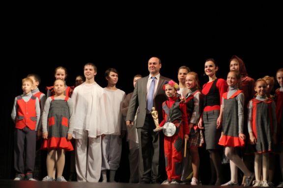 &Mcy;&ucy;&zcy;&ycy;&kcy;&acy;&lcy;&softcy;&ncy;&ycy;&jcy; &tcy;&iecy;&acy;&tcy;&rcy; &laquo;&Ocy;&rcy;&fcy;&iecy;&jcy;&raquo;&period; &Ocy;&pcy;&iecy;&rcy;&acy; &laquo;&Scy;&tcy;&rcy;&acy;&scy;&tcy;&icy; &pcy;&ocy; &Icy;&vcy;&acy;&ncy;&ucy; &Scy;&iecy;&mcy;&iecy;&ncy;&ocy;&vcy;&ucy;&raquo;