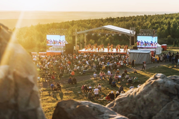 &Ecy;&kcy;&scy;&pcy;&rcy;&iecy;&scy;&scy;-&tcy;&ucy;&rcy; &ncy;&acy; &tcy;&iecy;&acy;&tcy;&rcy;&acy;&lcy;&softcy;&ncy;&ycy;&jcy; &lcy;&acy;&ncy;&dcy;&shcy;&acy;&fcy;&tcy;&ncy;&ycy;&jcy; &fcy;&iecy;&scy;&tcy;&icy;&vcy;&acy;&lcy;&softcy; "&Tcy;&acy;&jcy;&ncy;&ycy; &gcy;&ocy;&rcy;&ycy; &Kcy;&rcy;&iecy;&scy;&tcy;&ocy;&vcy;&ocy;&jcy;"