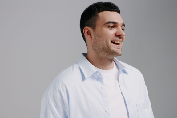 &Acy;&rcy;&tcy;&iecy;&mcy; &Vcy;&icy;&ncy;&ocy;&kcy;&ucy;&rcy;&period; &Scy;&ocy;&lcy;&softcy;&ncy;&ycy;&jcy; Stand Up &kcy;&ocy;&ncy;&tscy;&iecy;&rcy;&tcy;