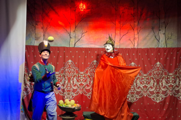 Театр "Белая Овца". Спектакль "В огне не горит, в воде не тонет"