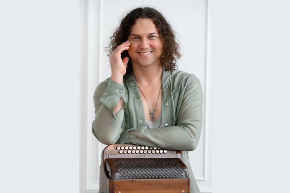 &Scy;&ocy;&lcy;&softcy;&ncy;&ycy;&jcy; &kcy;&ocy;&ncy;&tscy;&iecy;&rcy;&tcy; &Acy;&lcy;&iecy;&kcy;&scy;&acy;&ncy;&dcy;&rcy;&acy; &Bcy;&acy;&rcy;&dcy;&icy;&ncy;&acy; "&Kcy;&ucy;&chcy;&iecy;&rcy;&yacy;&vcy;&ycy;&jcy; &vcy;&iecy;&chcy;&iecy;&rcy;"