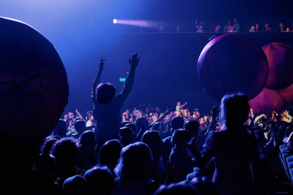 ЁЛКА ТЕЛЕКАНАЛА МУЛЬТ. ЖИВЫЕ КРАСКИ