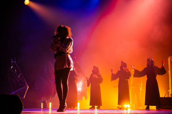 Легендарные хиты ENIGMA, GREGORIAN, SANDRA в шоу MIRROR OF ENIGMA