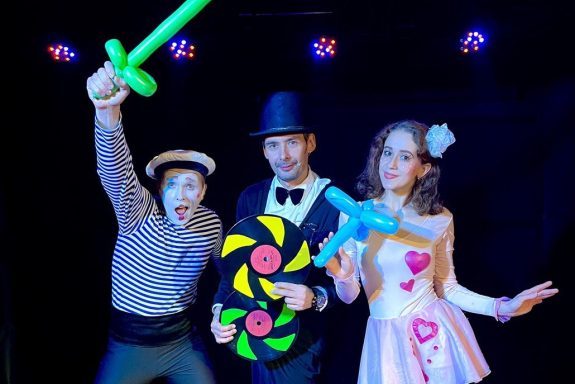 &Pcy;&rcy;&acy;&zcy;&dcy;&ncy;&icy;&kcy; &dcy;&iecy;&tcy;&scy;&kcy;&icy;&khcy; &chcy;&ucy;&dcy;&iecy;&scy;